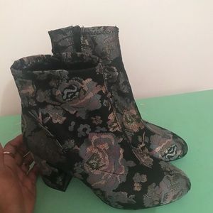Kenneth Cole Reaction booties (7)